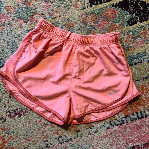 Nike Women's Tempo Pace Running Shorts 2.0 in Coral Chalk Pink - Picture 1 of 5